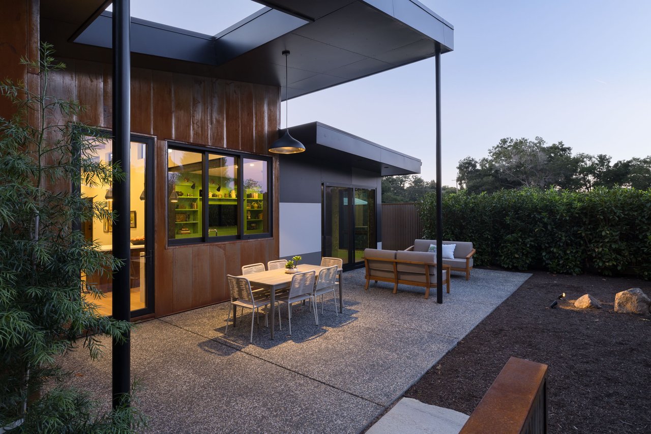 573 Ellis Court