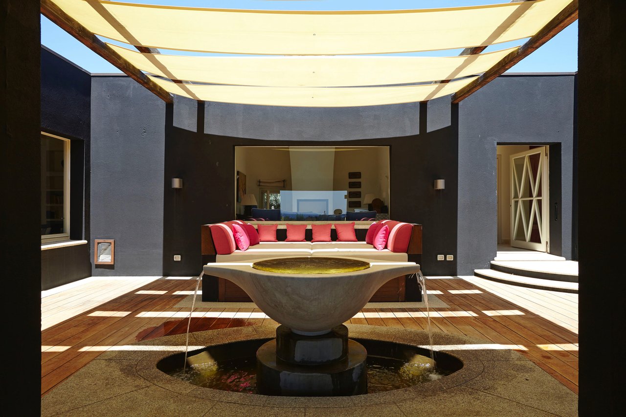 Breathtaking Beachfront Vacation Villa