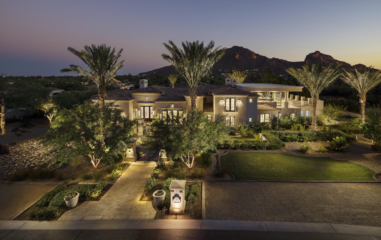 Elevated Desert Living: The Phoenix Lifestyle