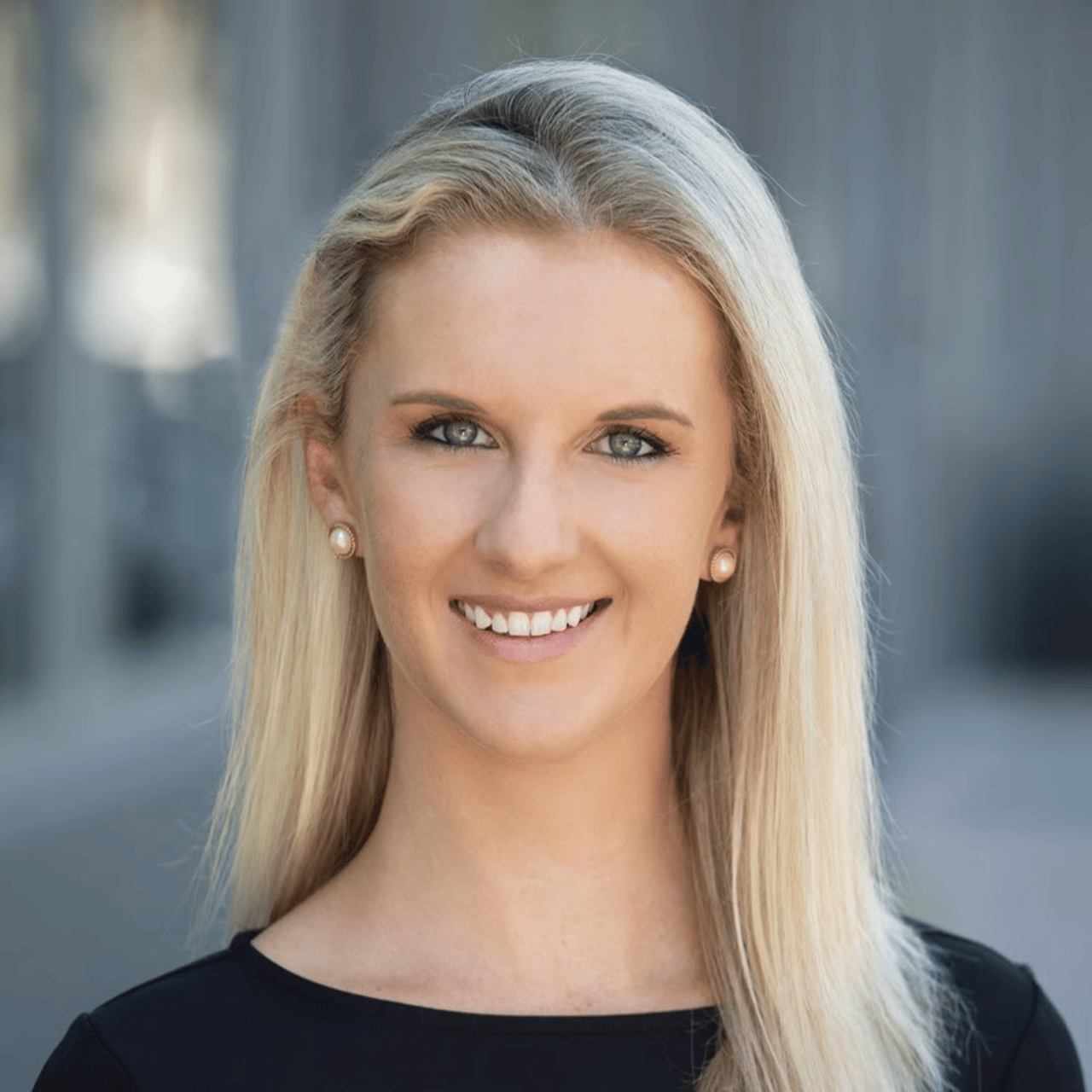 Kim Hendrix Laguna Niguel, CA Real Estate Agent Headshot