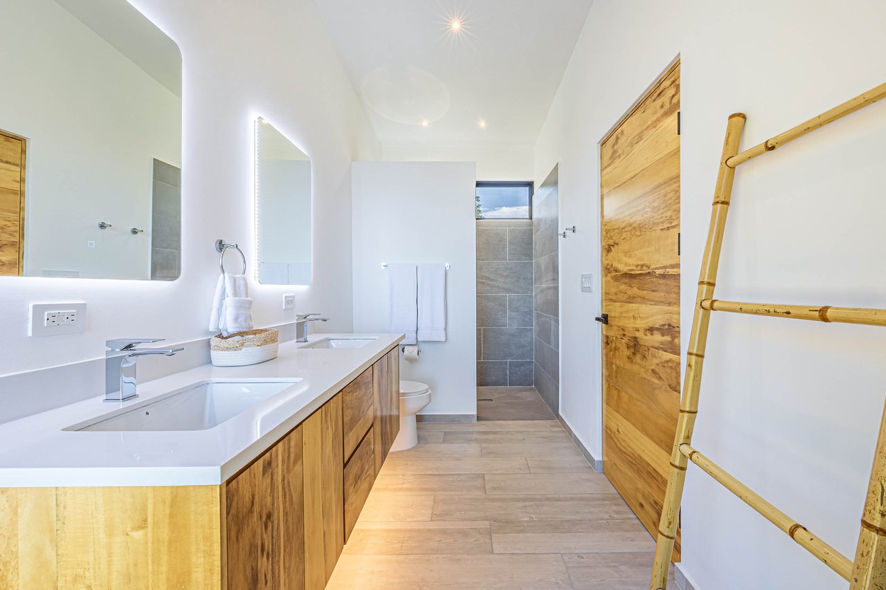 Exclusive Luxury Villa with Infinity Pool