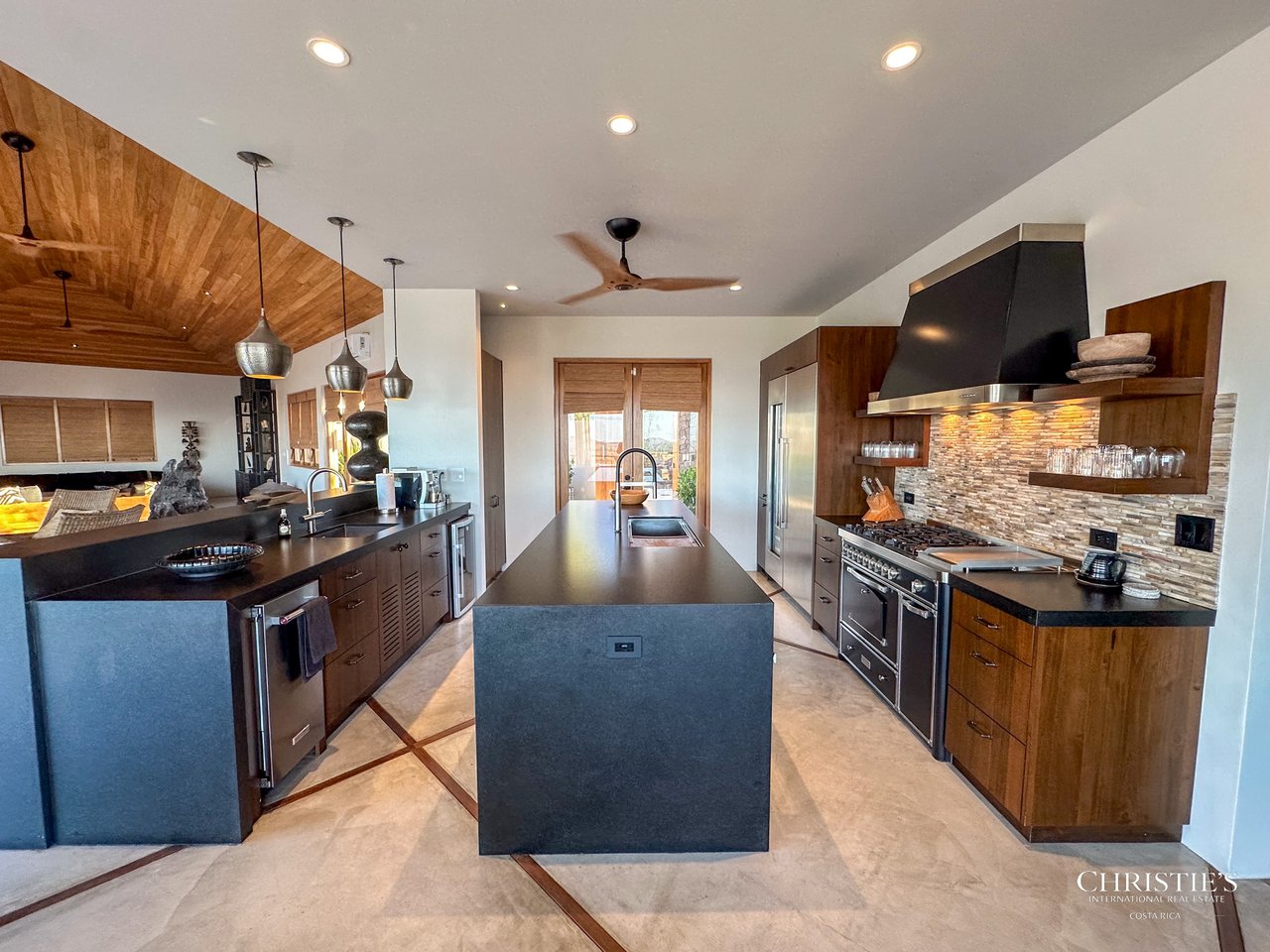 Casa Tres Doces - El Tesoro Development