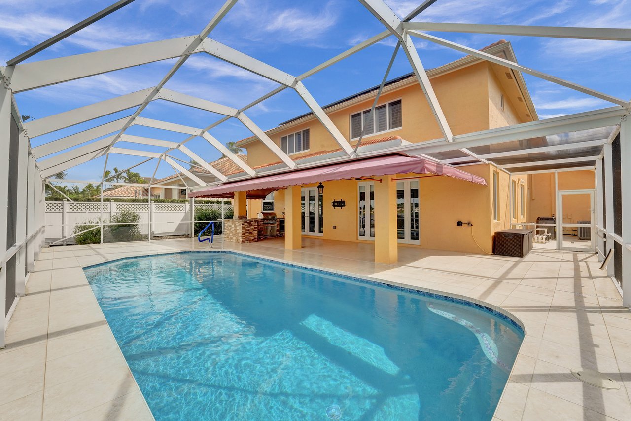 949 Crestview Cir