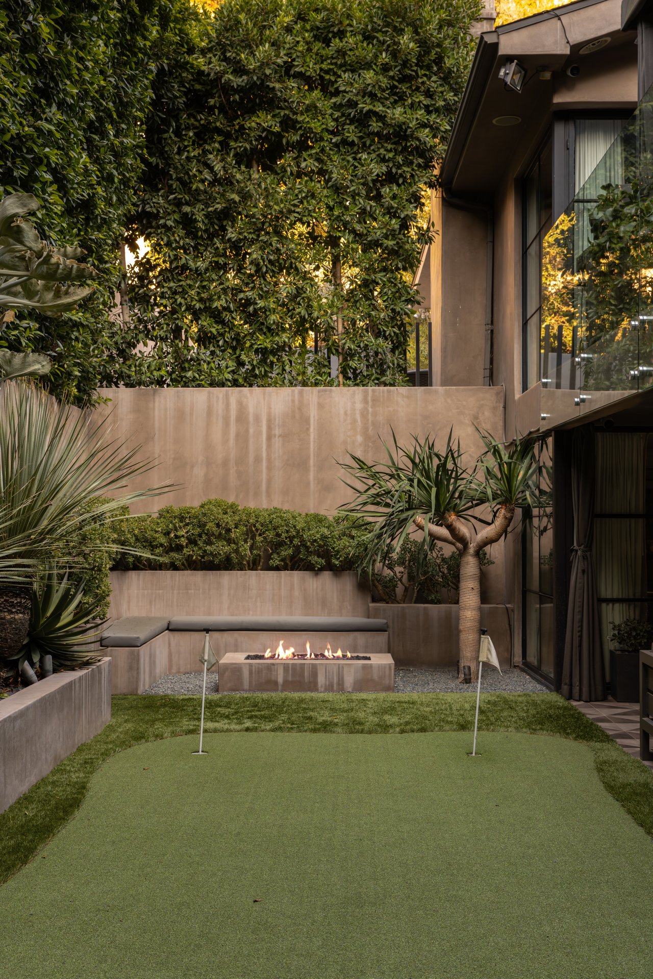 1853 Franklin Canyon Dr, Beverly Hills