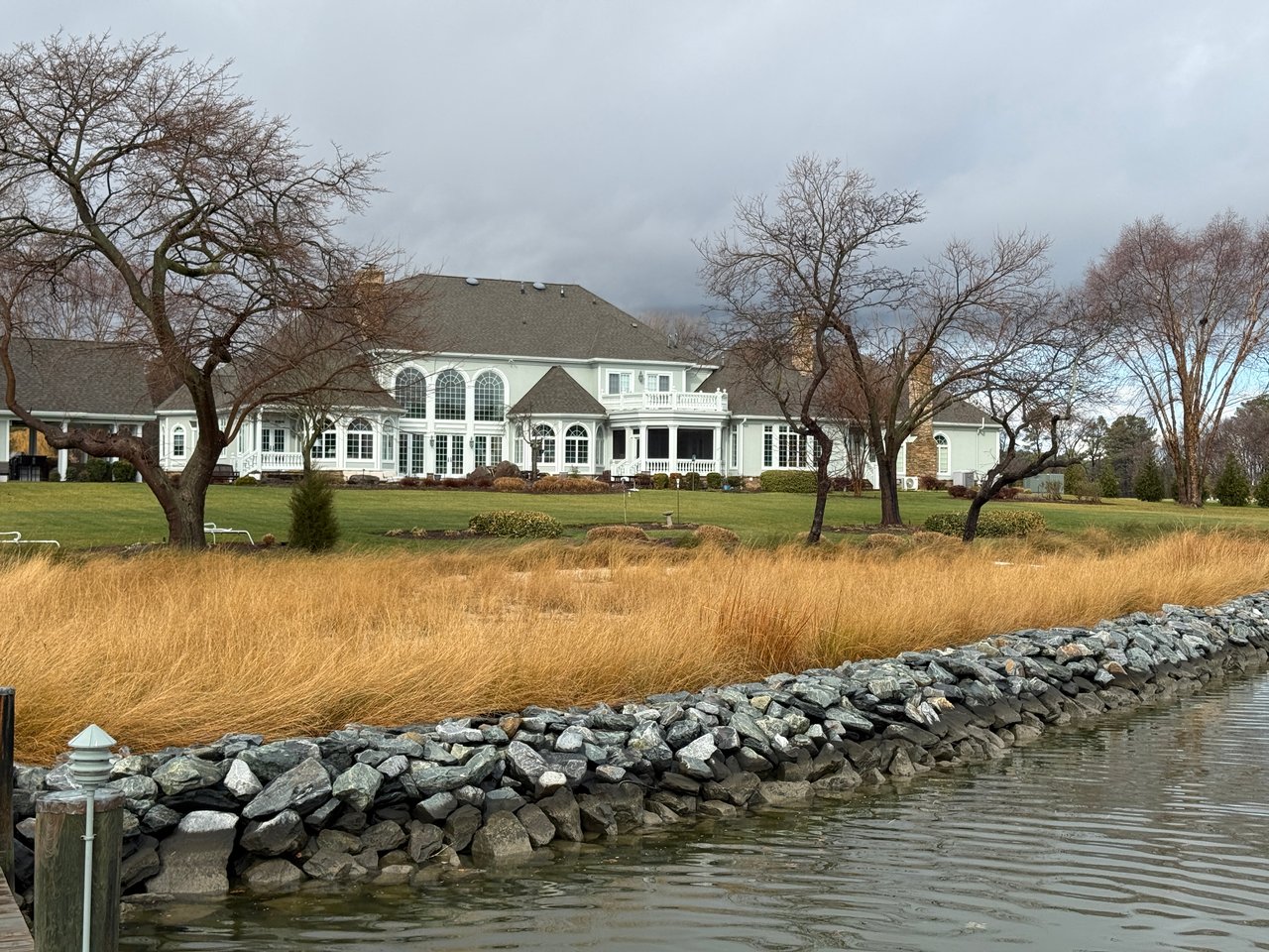 CRAB ALLEY CREEK WATERFRONT ESTATE | 330 SERENITY LANE
