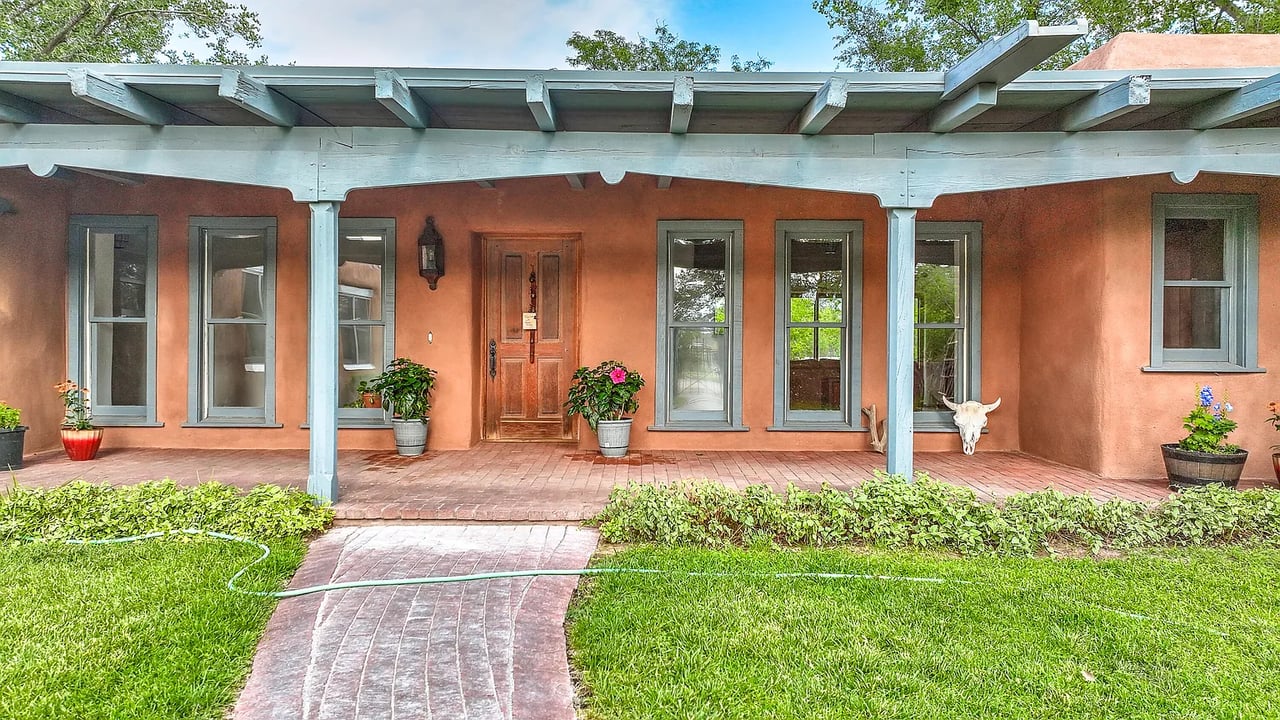 5910 Corrales Rd