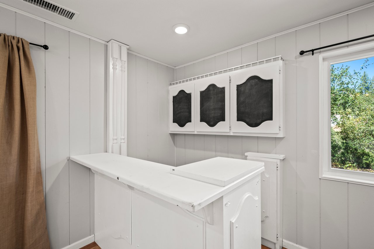 5761 Forest Lake Rd,