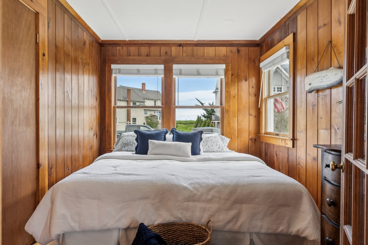 Cottage Between the River & Sea