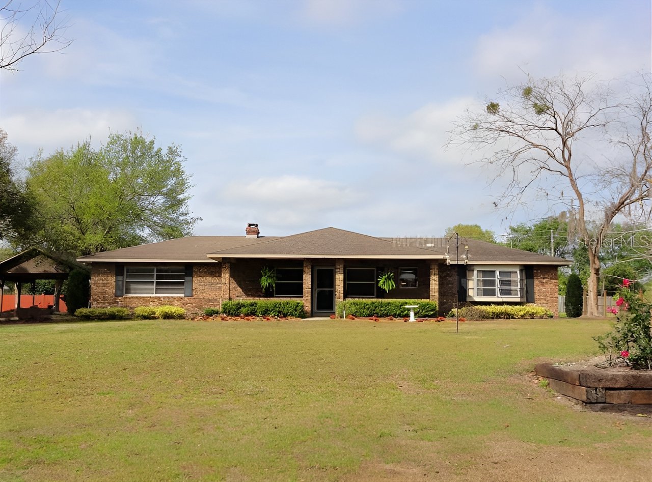 2220 Eugenia Ct