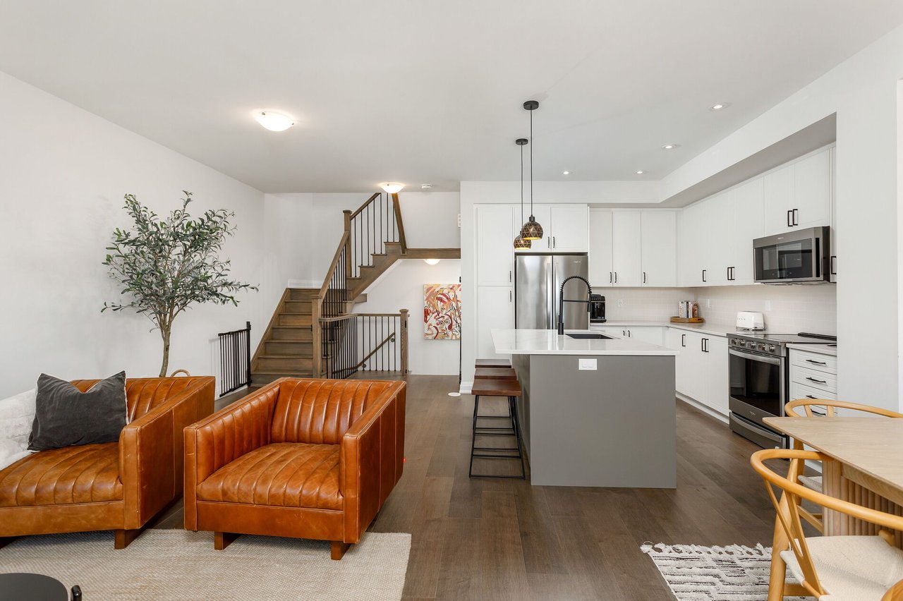 2544 Littlefield Crescent