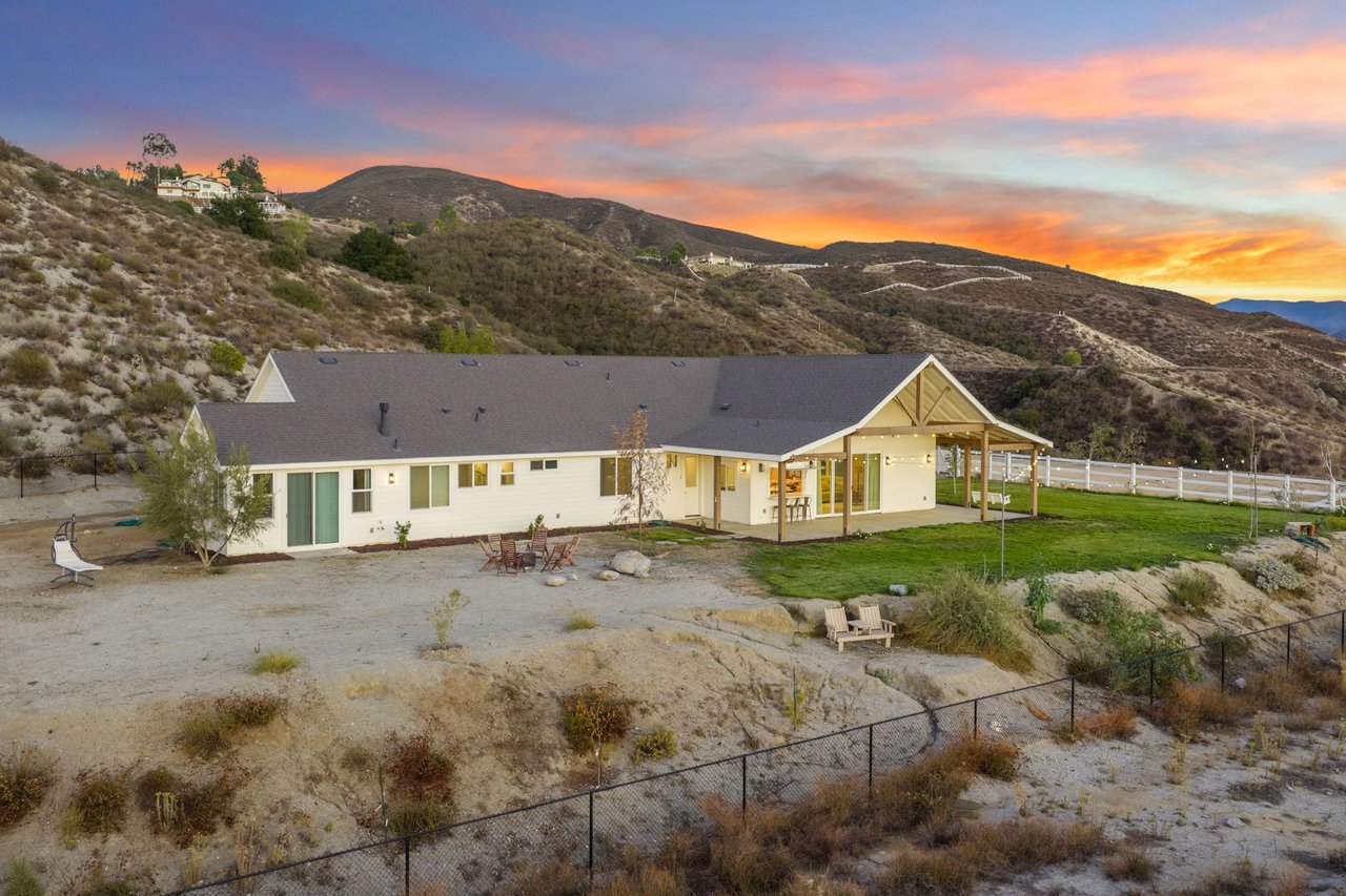 41950 Calle La Escondida