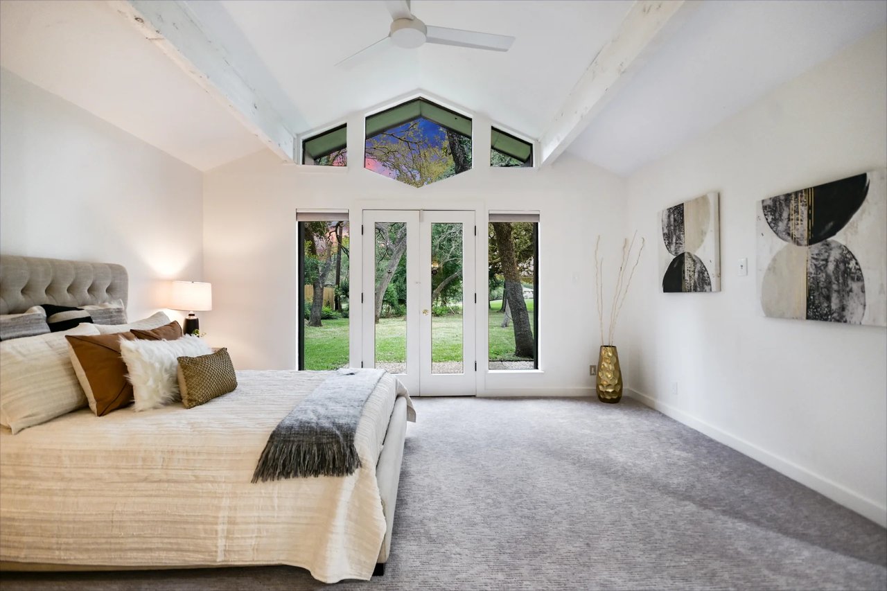 Golf Course Grandeur - 9112 Balcones Club Drive