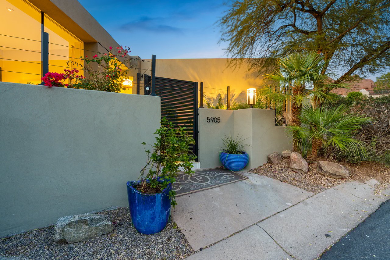 5905 N ECHO CANYON Lane