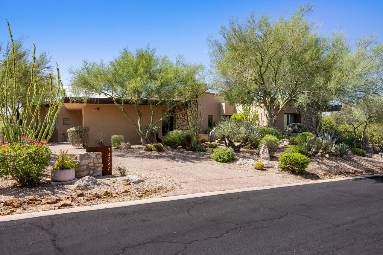 11087 E Harris Hawk Trail