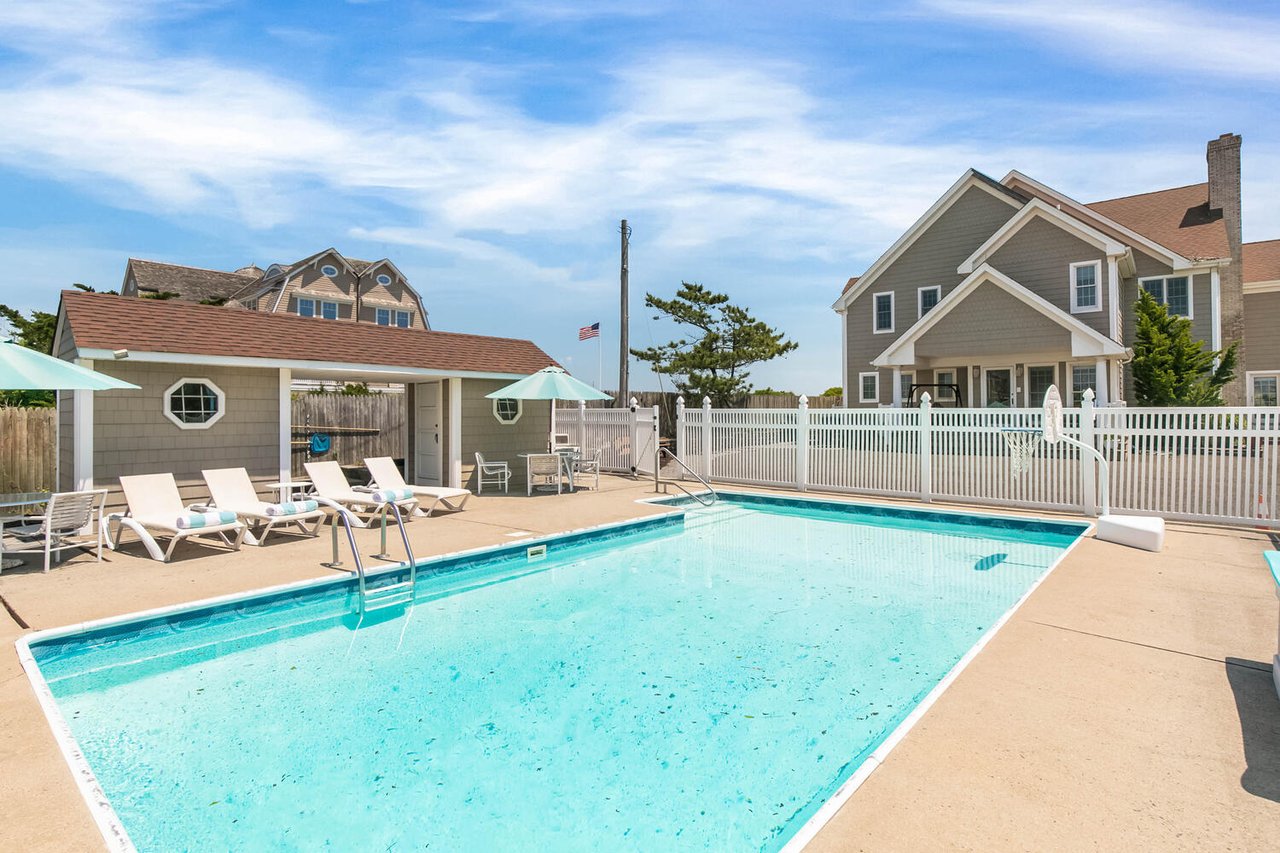 #1595 Summer Rental on the Oceanfront with Pool