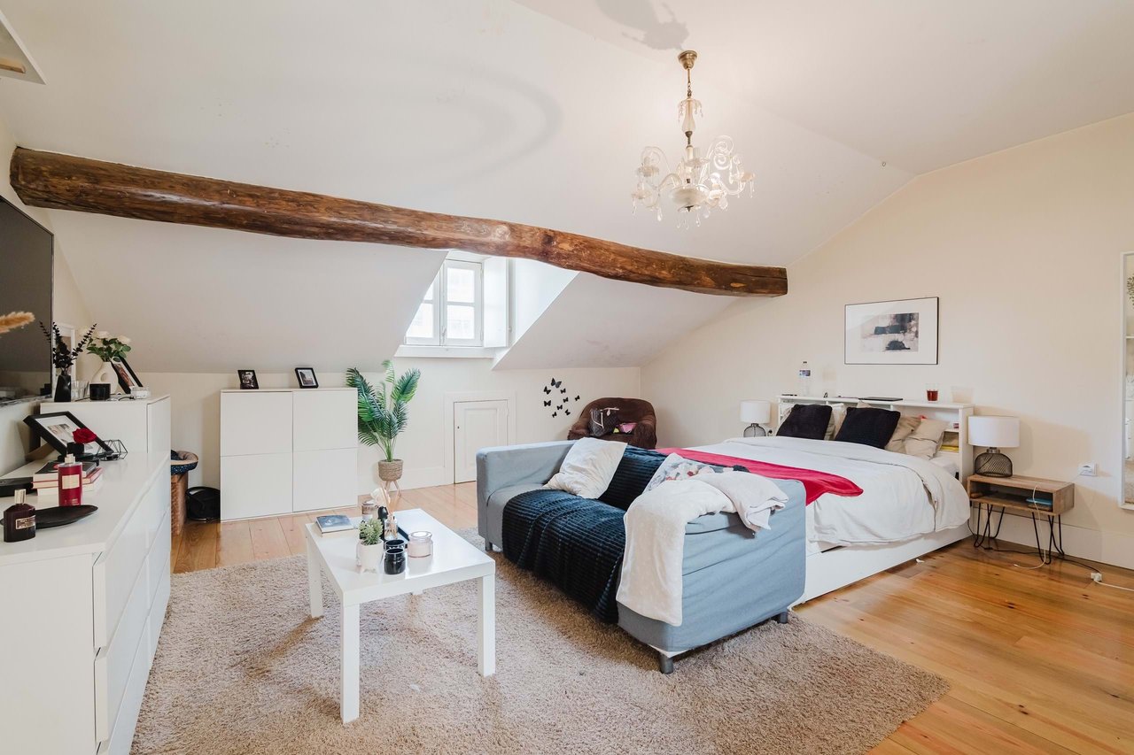 Beautifully Restored Townhouse Property with license for Short-Term rental in Bonfim, Porto