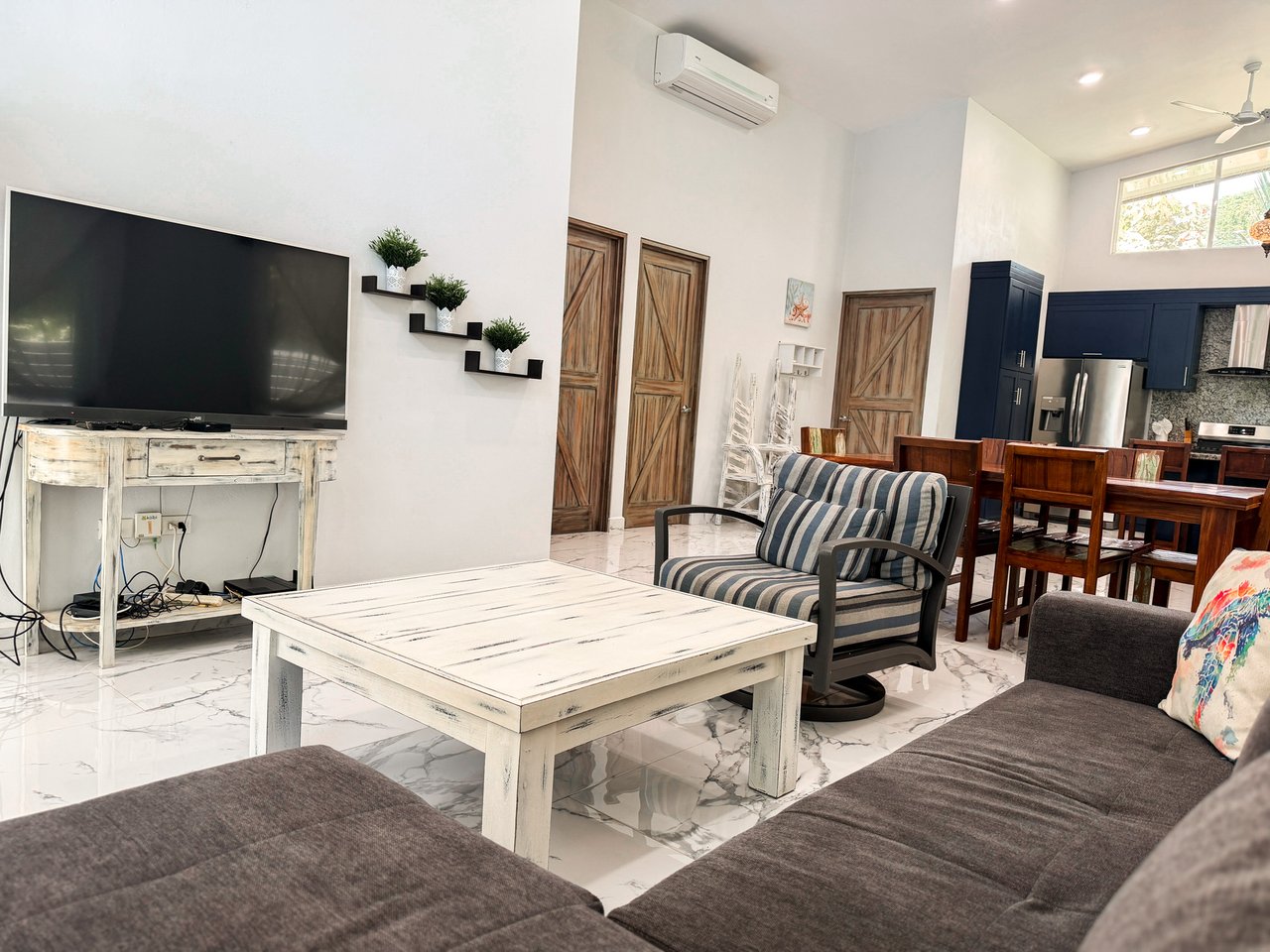 Villa Feliz - Walk to the beach in minutes