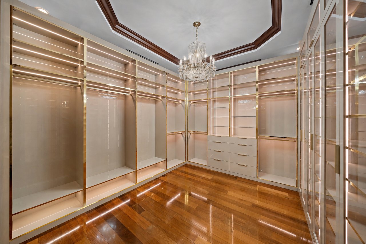 150 Edgewater Drive