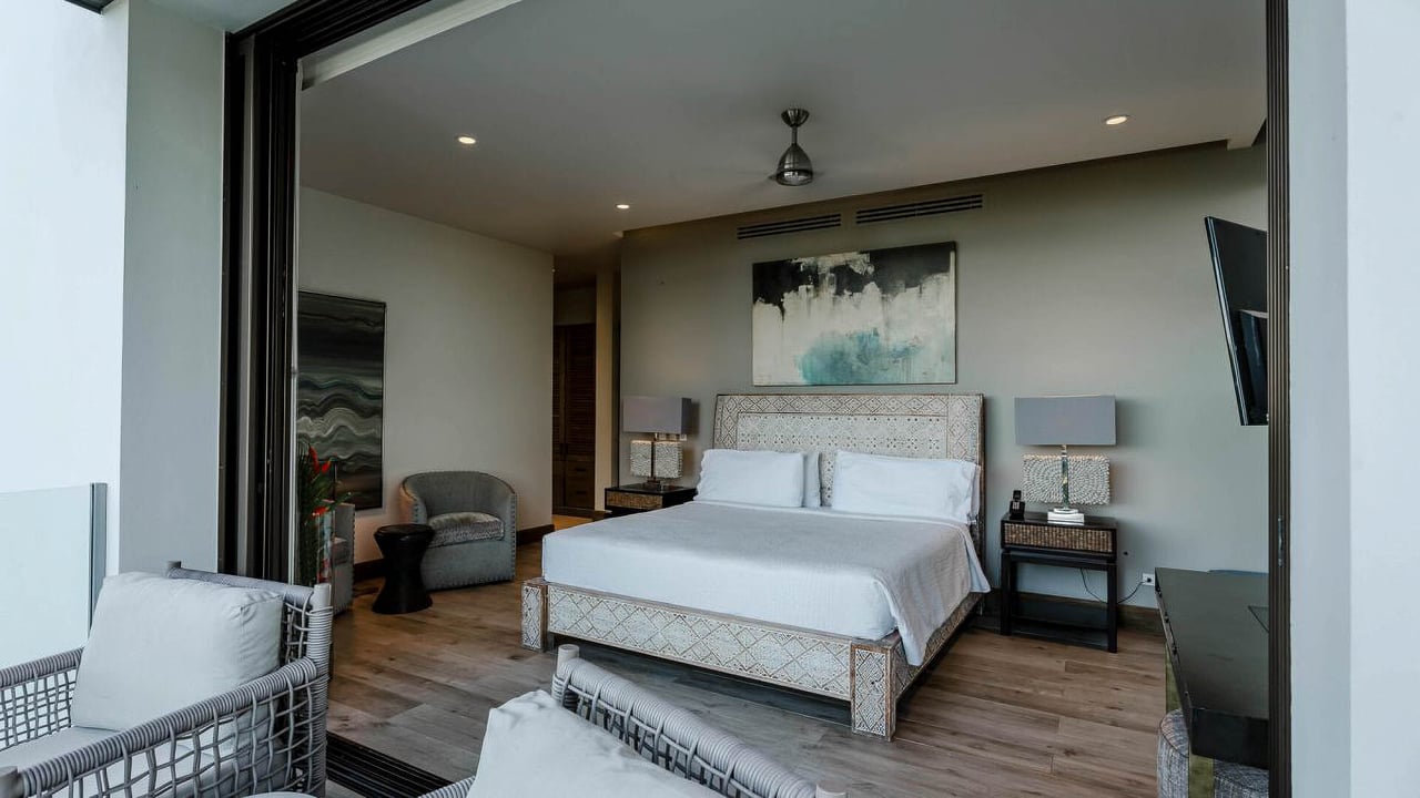 Mirazul, Hill Top Luxury Estate