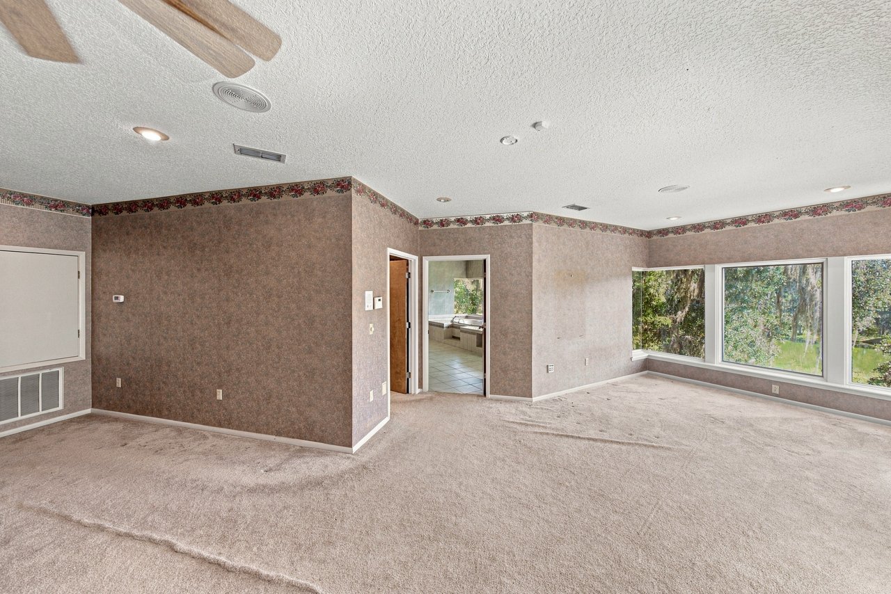 18728 LAKE IOLA RD