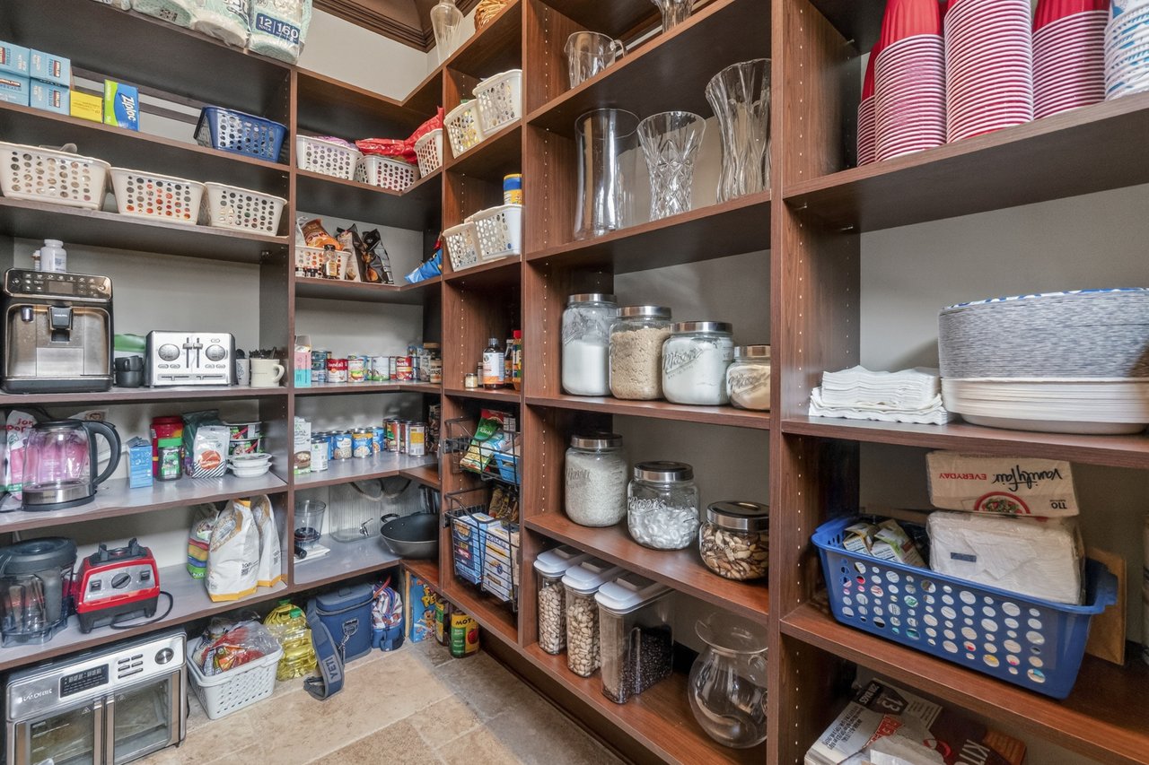 Private Exclusive Listing
