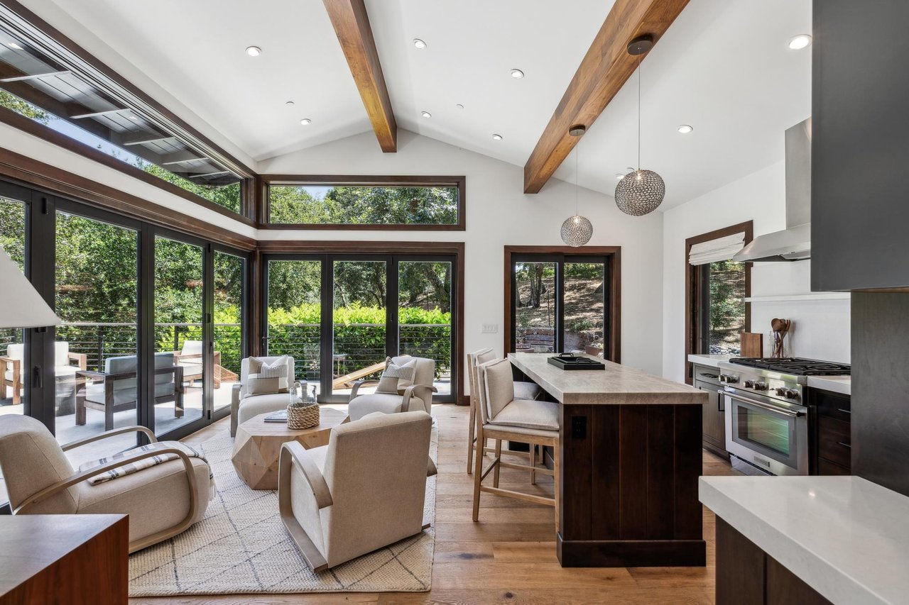 138 Bolivar LN