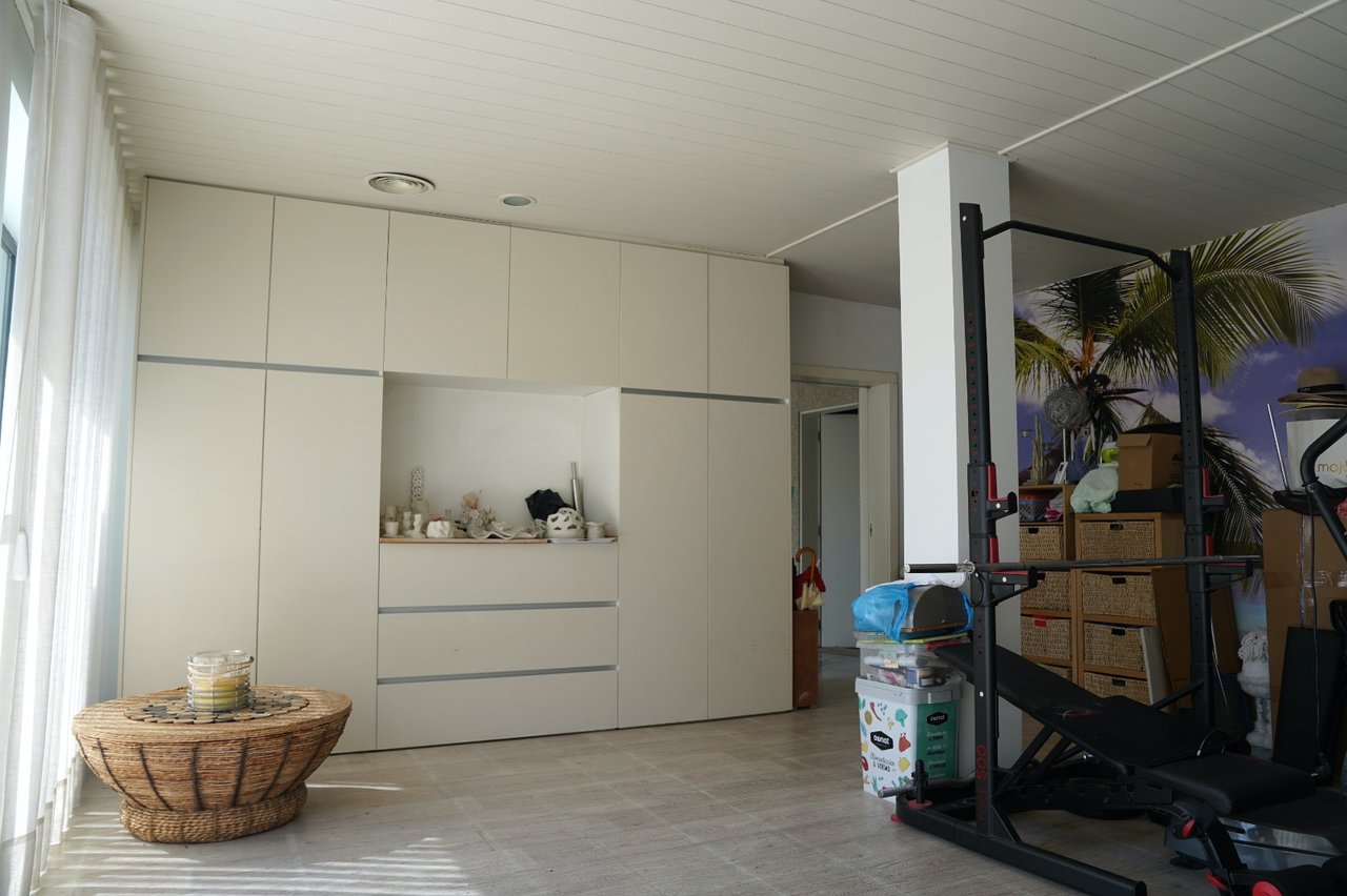 Spacious Three-Bedroom Villa with Swimming Pool and Tennis Court in Guardizela