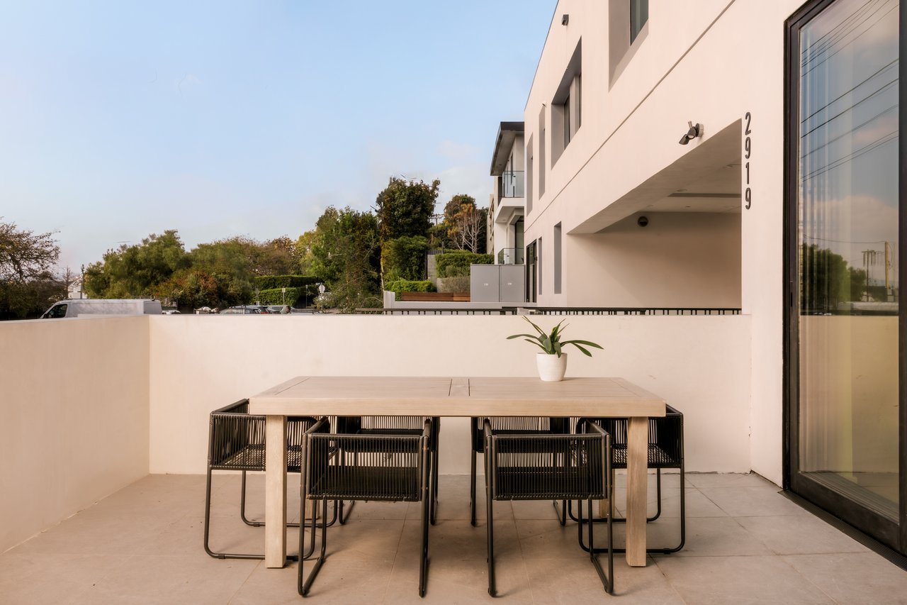 2919 Waverly Dr Unit: 106