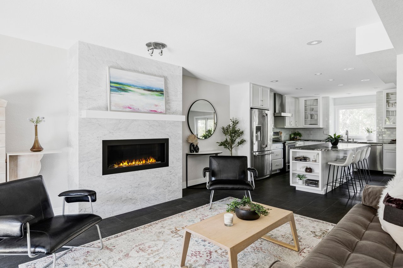3865 Newport Lane