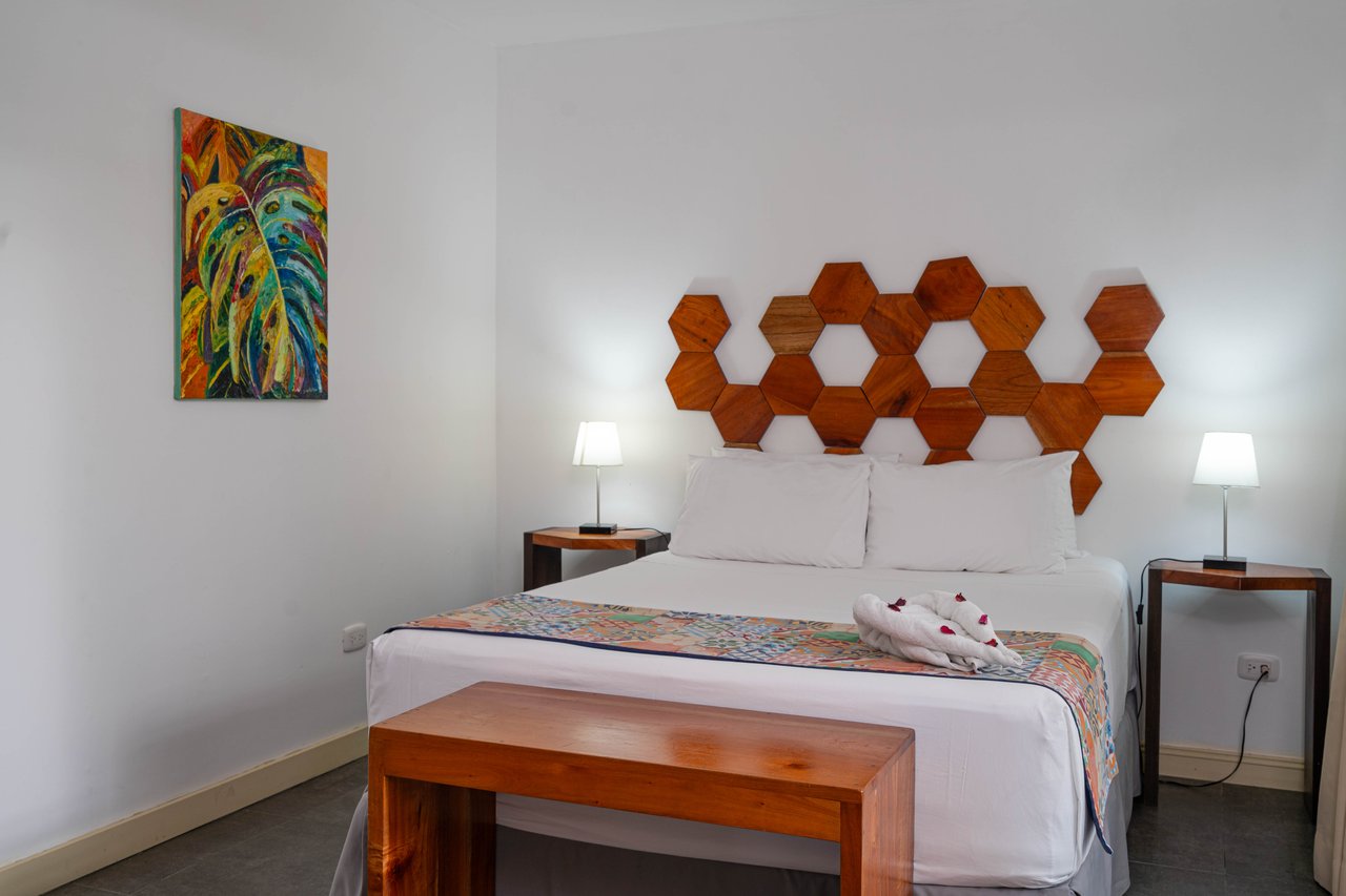 22 Unit Tropical Boutique Hotel steps from Manuel Antonio Park & Beach