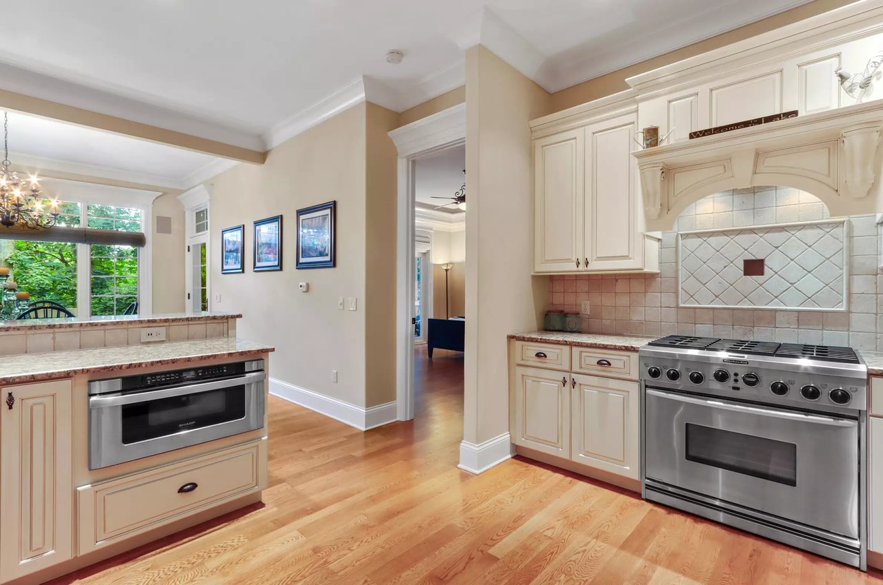 158 Abbey Springs Dr