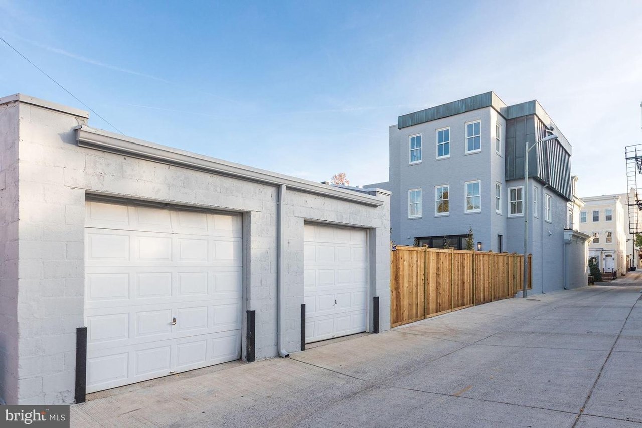 316 A St NE