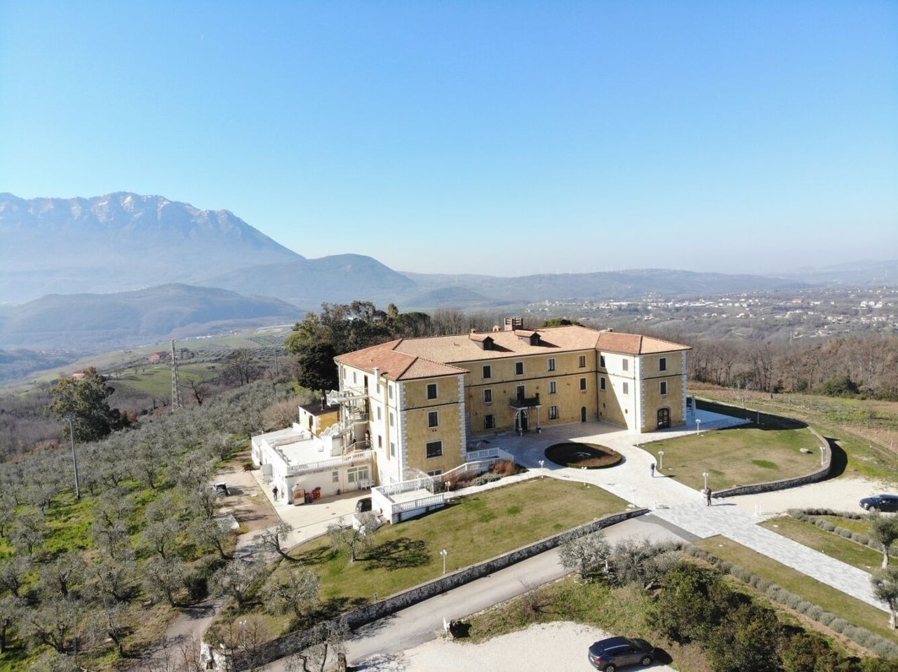 A SPA Hotel in the Green Hills of Salerno