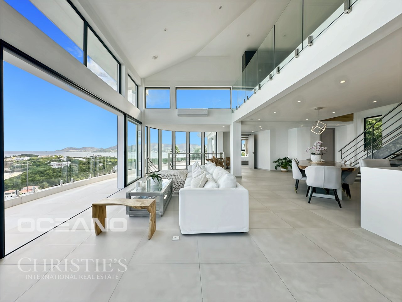 Cliffside Villa - Mont Rouge