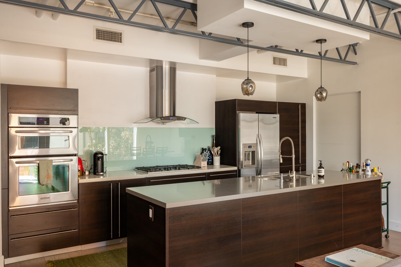 1250 N Harper Ave Unit: 411