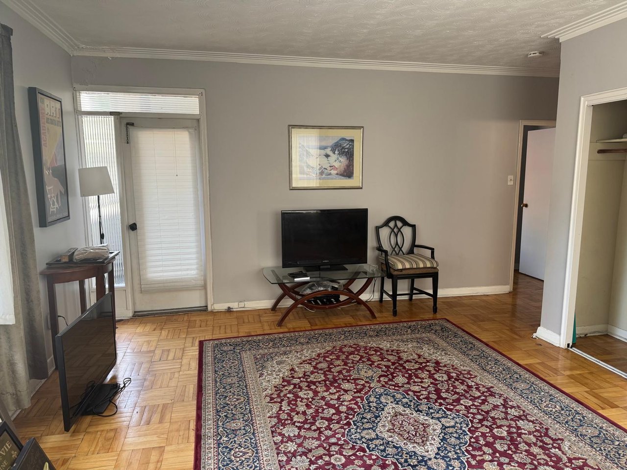 1112 Avenue Road 102