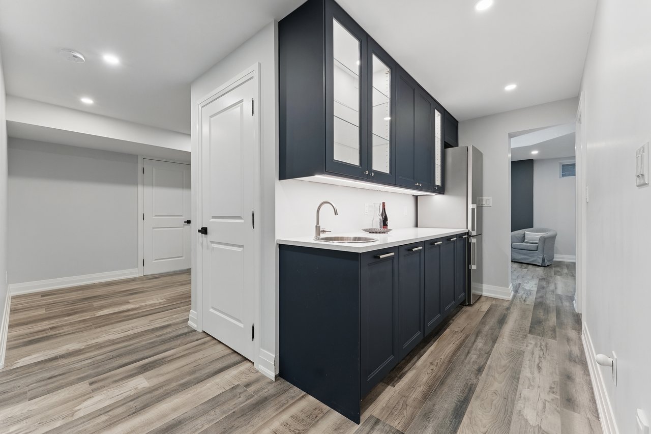 1543 Point-O-Woods Road