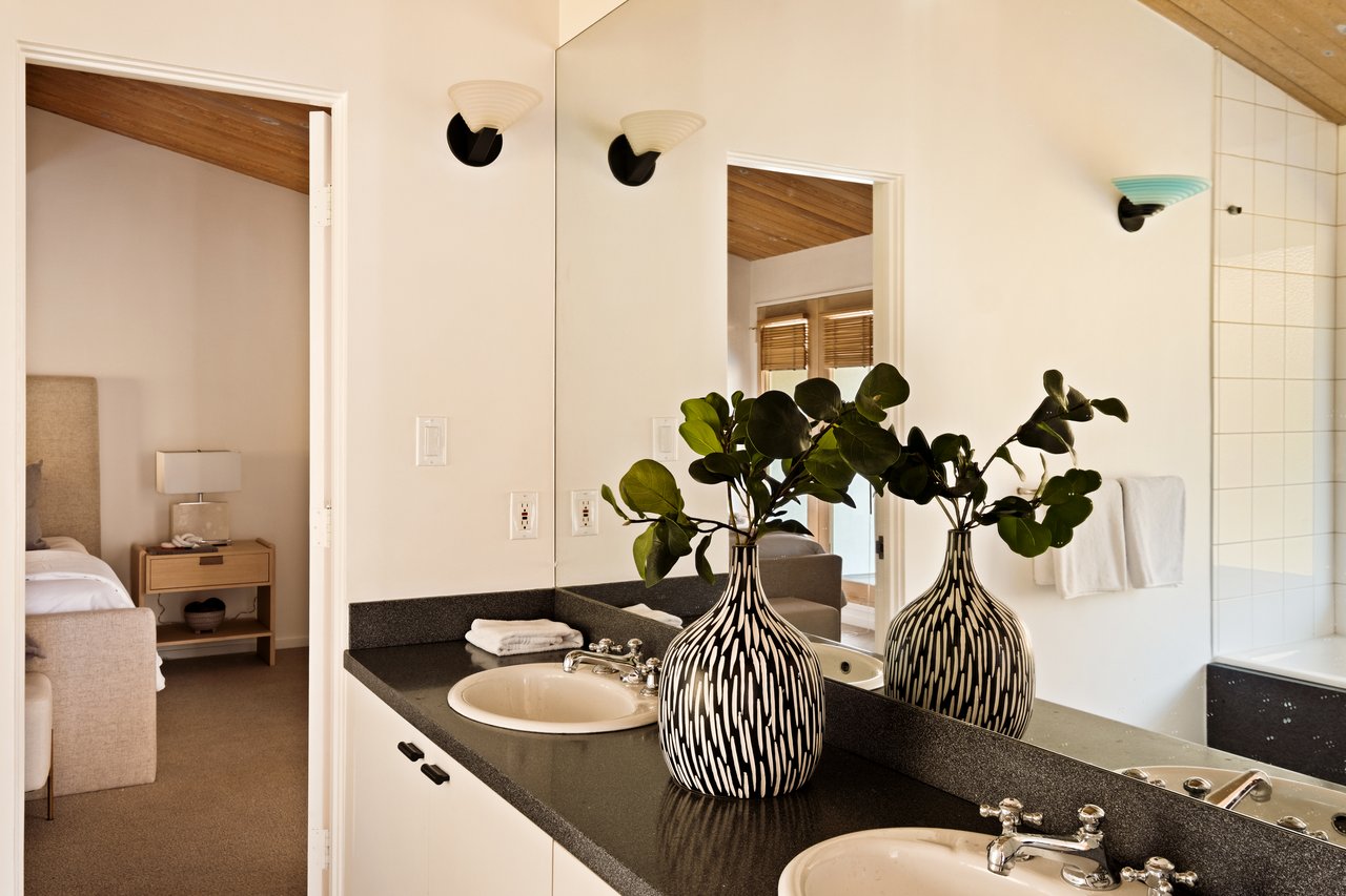 2776 Outpost Dr, Hollywood Hills