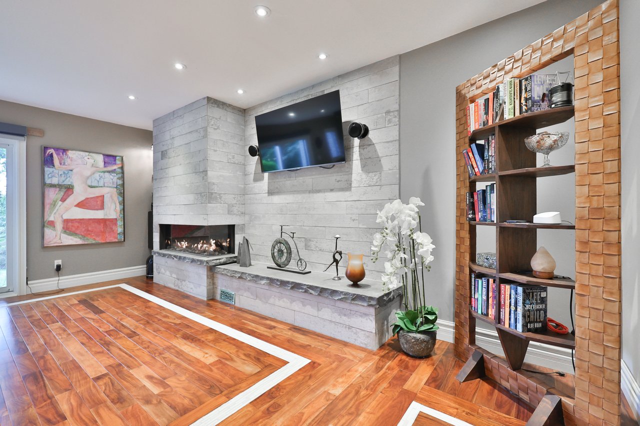 24 School Street, Waterdown