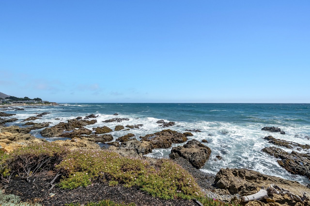 Striking Design on Cambria’s Coastline