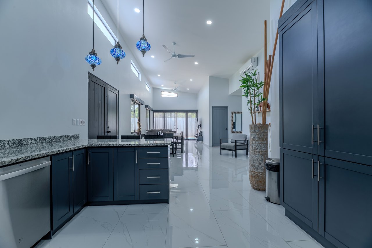 Modern 3-Bed, 3-Bath Home with Pool in Uvita – Walk to Town | Jardines del Sol