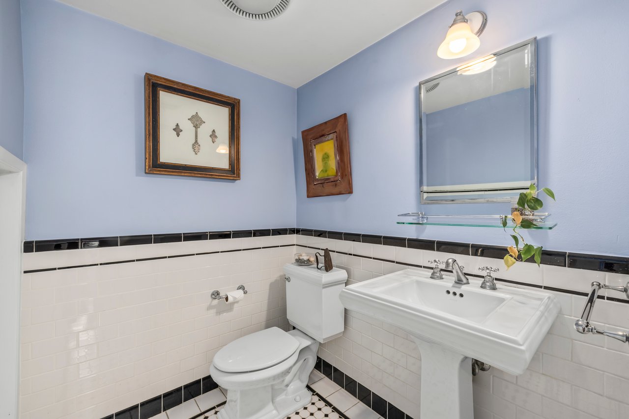 2412 Ocean Ave Unit: 4
