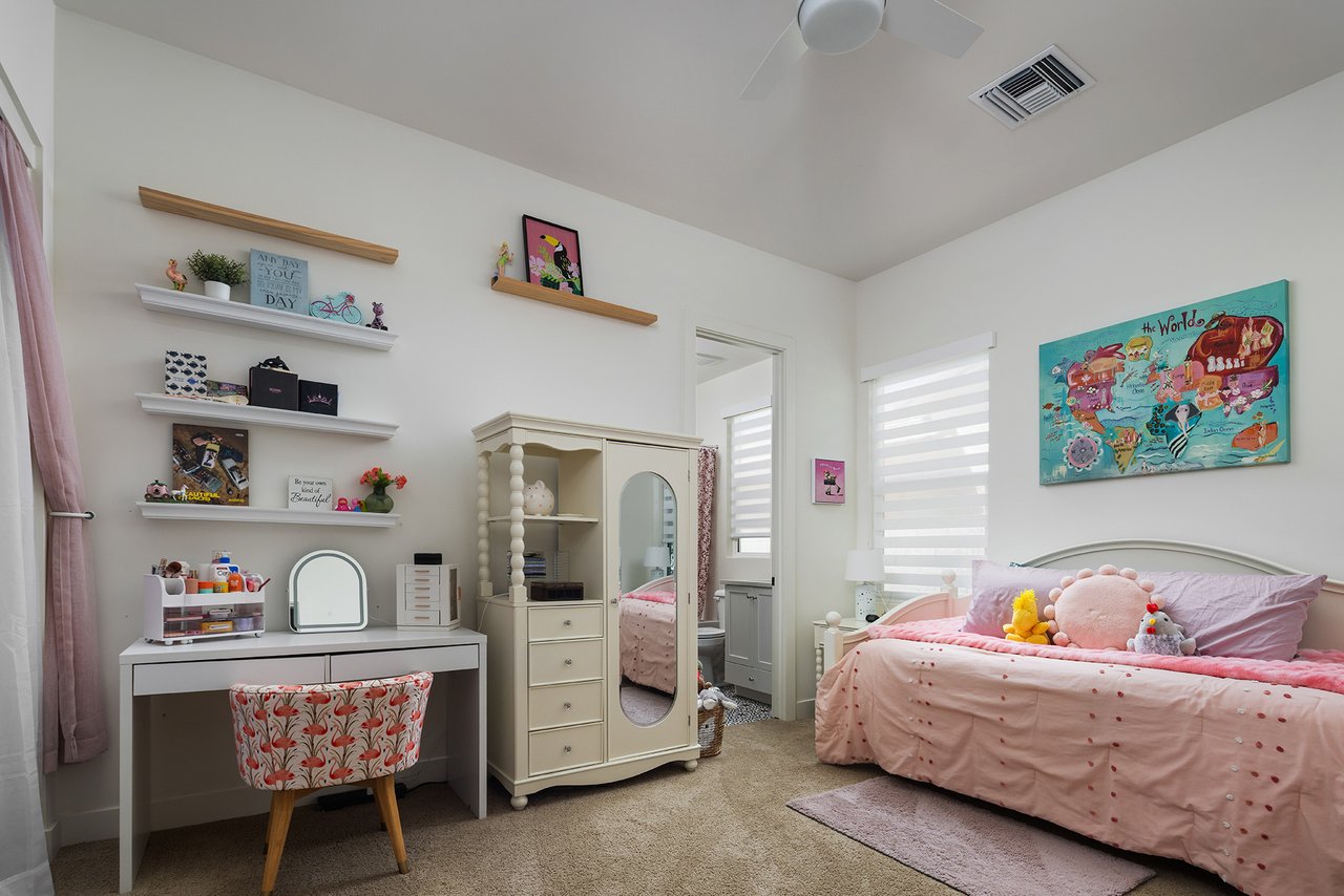 3548 E BLOOMFIELD Parkway