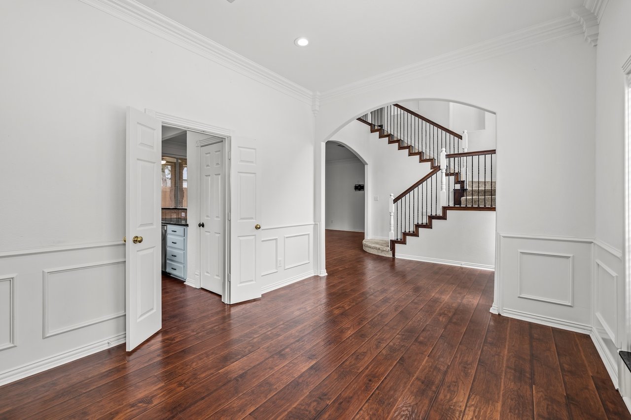 2 Treewood Court