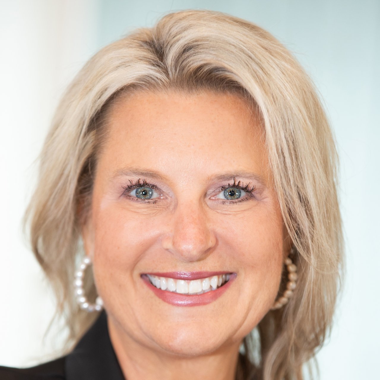 Heather Baymiller Kansas City, MO Real Estate Agent Headshot