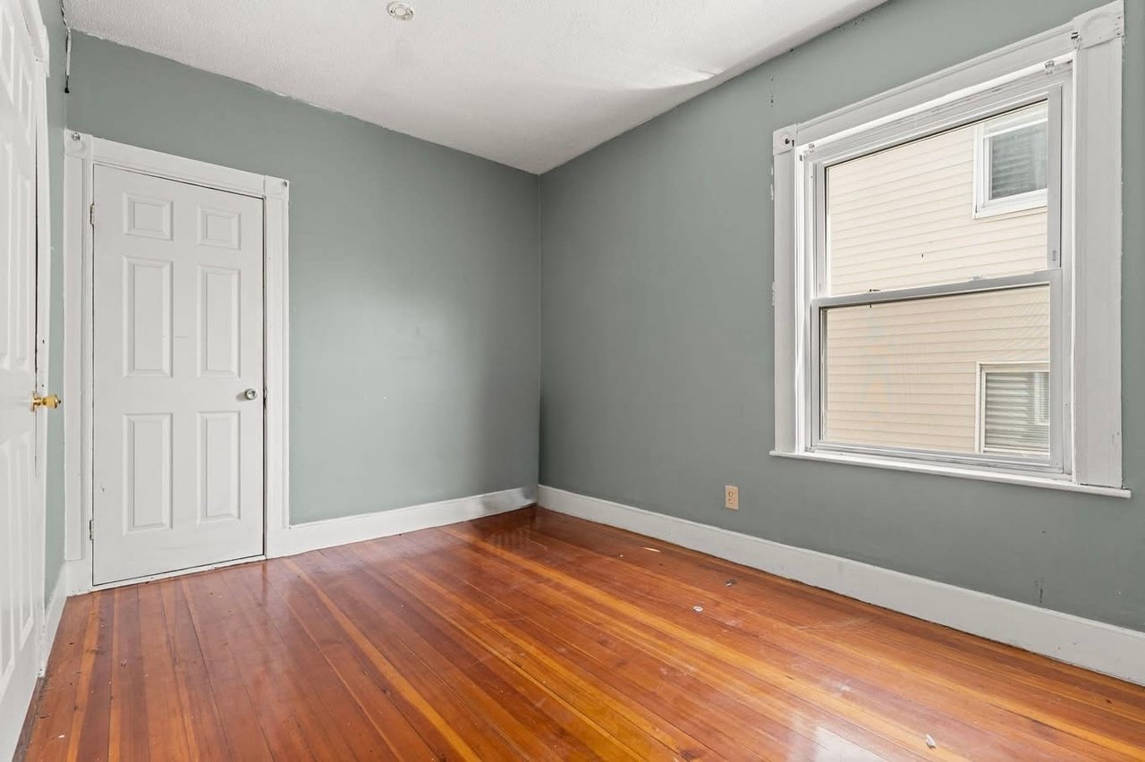 81 Sawyer Ave