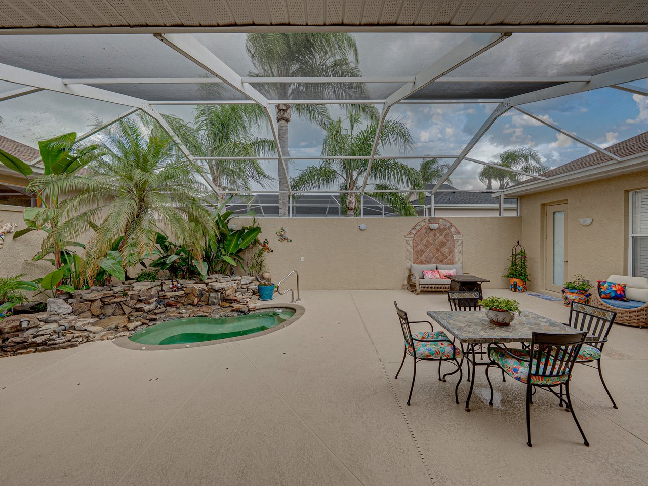 12413 WOODLANDS CIR