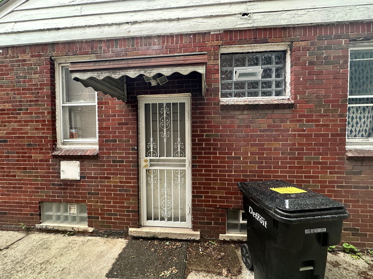 16592 Saint Marys St