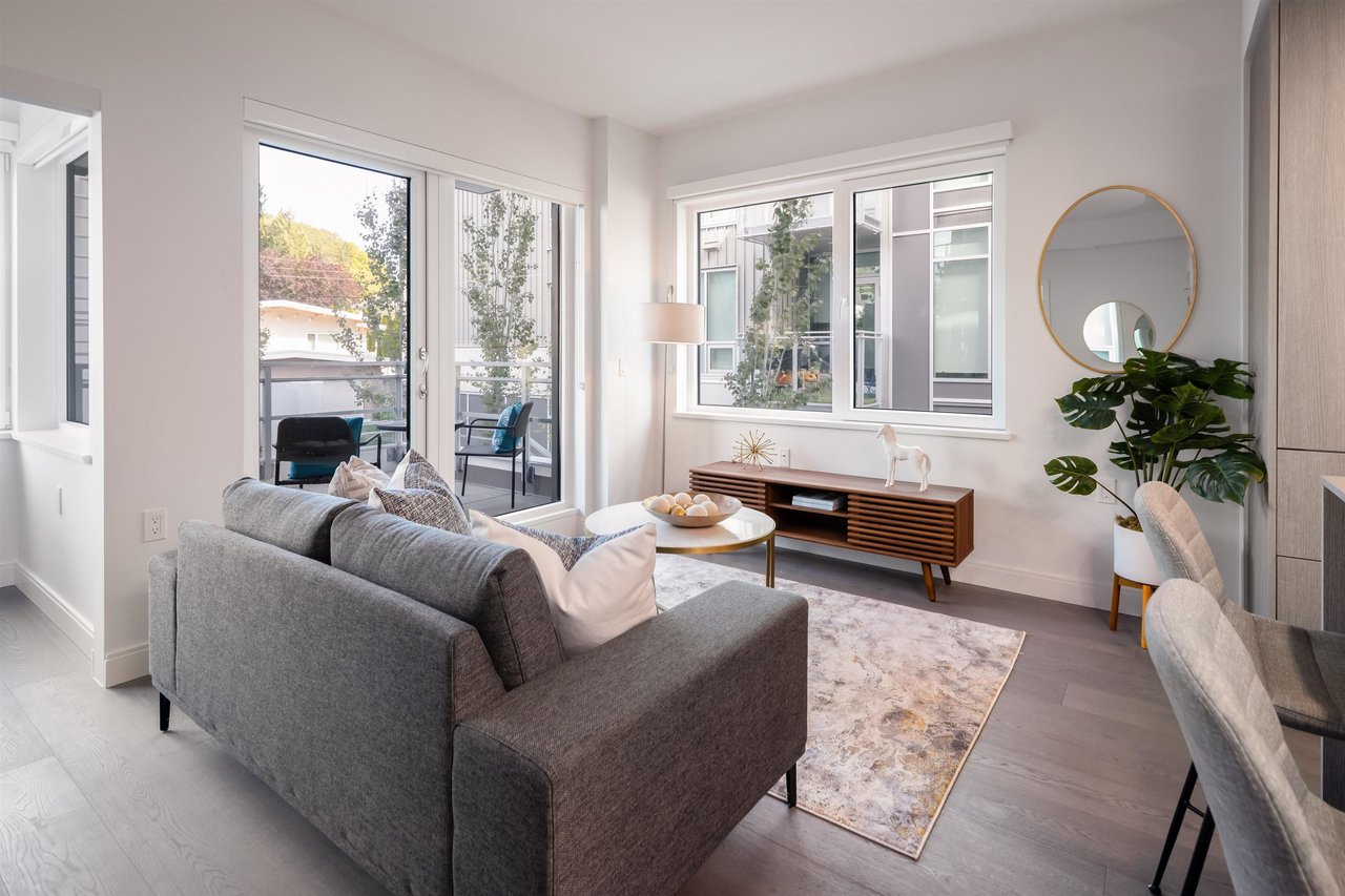 4932 Cambie St, #204