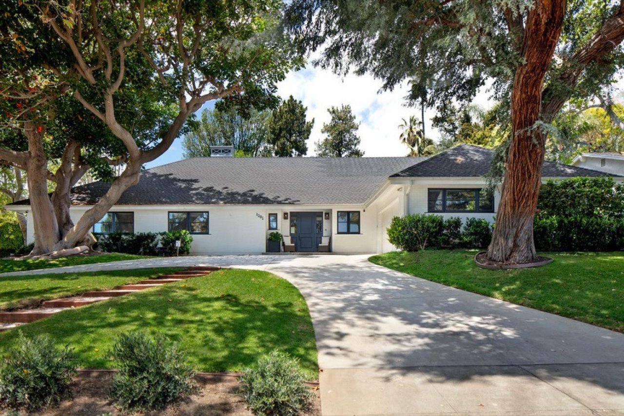 1201 Corsica Dr